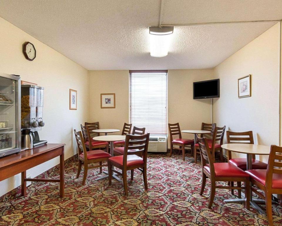 Econo Lodge Near Quantico Marine Base Dumfries Esterno foto